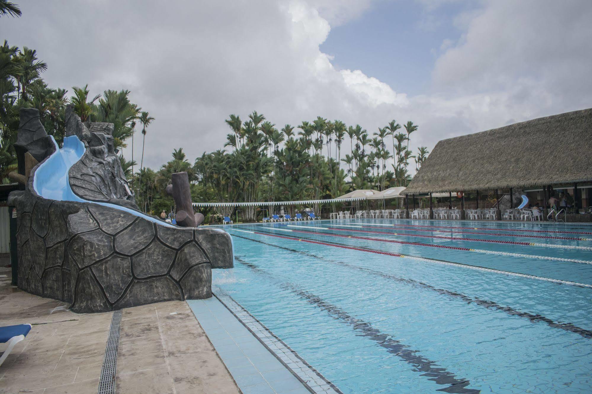 Hotel Suerre Guápiles Eksteriør bilde